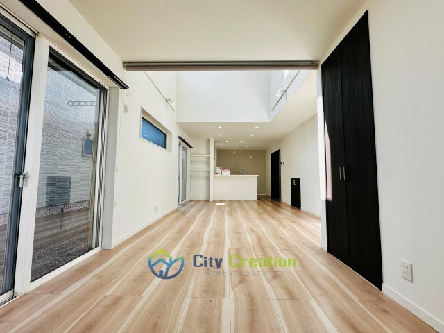 平塚市四之宮2丁目　中古戸建の居間・リビング