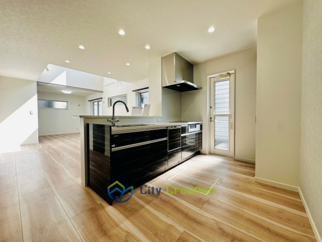 平塚市四之宮2丁目　中古戸建のキッチン