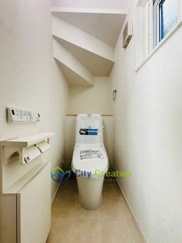 平塚市四之宮2丁目　中古戸建のトイレ