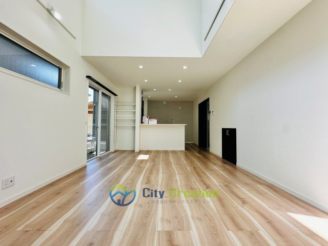 平塚市四之宮2丁目　中古戸建の居間・リビング