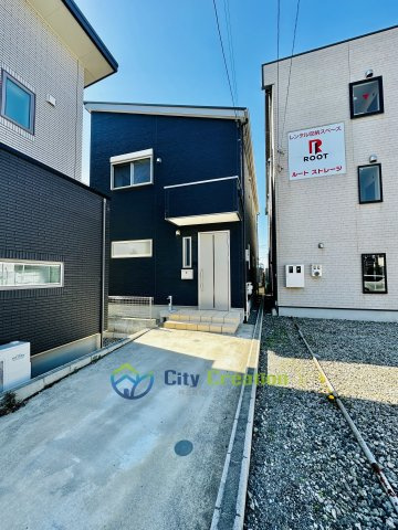 平塚市四之宮2丁目　中古戸建の駐車場