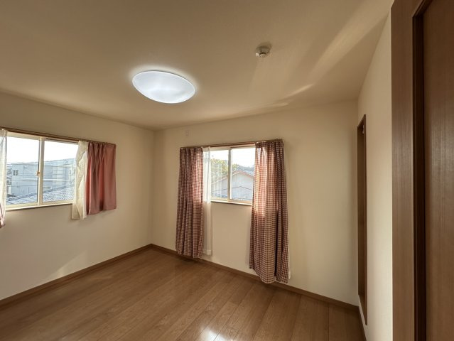 曽根町貸家の洋室