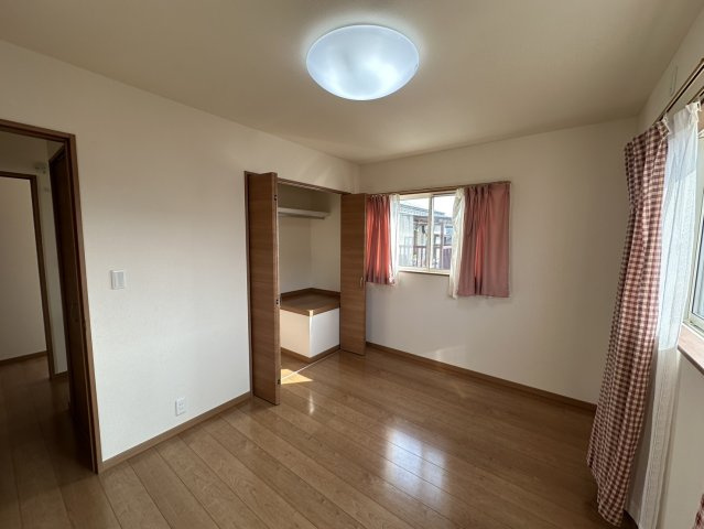 曽根町貸家の洋室