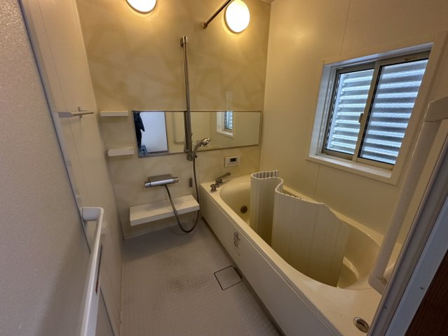 曽根町貸家の浴室
