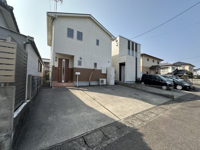 曽根町貸家の駐車場
