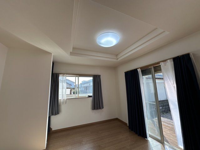 曽根町貸家の居間・リビング