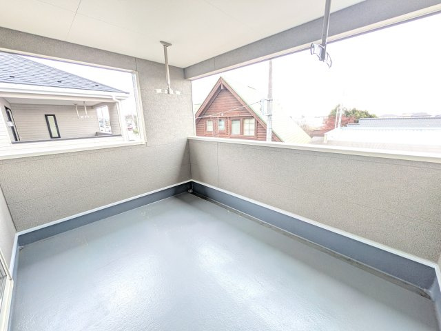 常陸大宮市姥賀町　第3　新築戸建て　3号棟のバルコニー|人気のインナーバルコニー。室内と一体感があり、雨の日のお子様の遊び場や、ペットの安全な外気浴スペースにも最適です♪