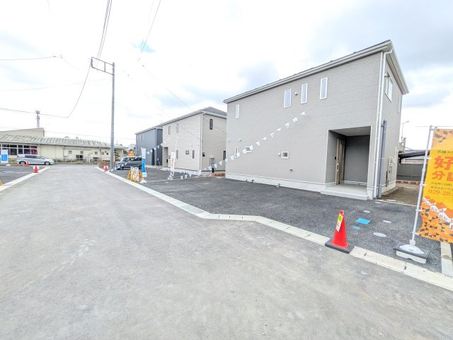 常陸大宮市姥賀町　第3　新築戸建て　3号棟の前面道路含む現地写真|写真だけでは伝わらない快適さを、ぜひ現地で体感しませんか？
即日見学可能です！平日のご案内も可能です♪
お気軽にお問合せまたはお電話ください！
0297-86-8370まで【リアライズ不動産】