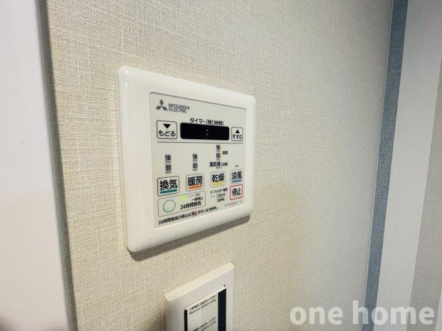 新北野第3コーポの設備|◆浴室暖房乾燥機 完備です！年間を通して快適なバスタイムをお楽しみいただけます！雨天や花粉の季節の洗濯物干しにも大活躍です！