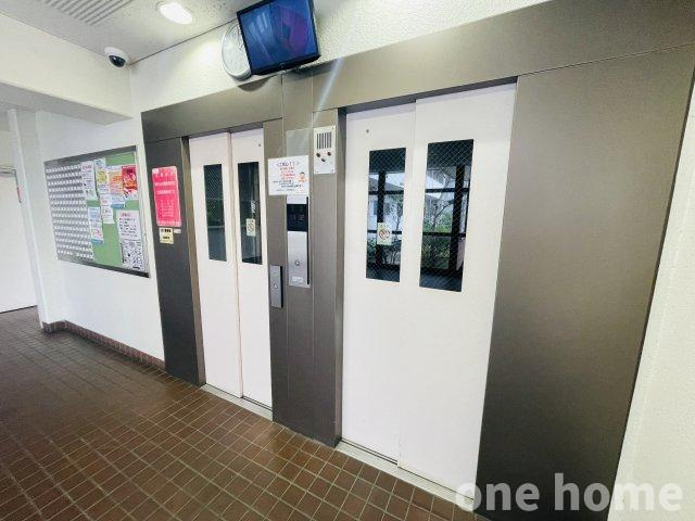 新北野第3コーポのその他共用部分|◆エレベーターは２基完備！待ち時間のストレスを軽減♪点検中で困る心配がありません！
◆防犯カメラが設置されセキュリティー面に配慮されています！