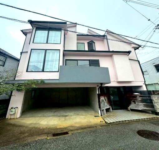 甲陽園本庄町の外観|阪急甲陽線甲陽園駅が徒歩圏。将来のお子様の通学も視野に入れると各方面アクセスがいい住居は日々の生活を助けてくれますね。
