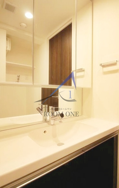 プレール・ドゥーク平和台の洗面所|独立洗面台です。