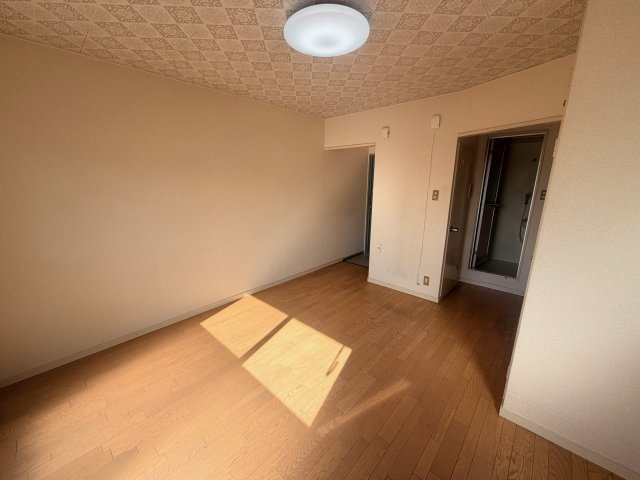 エレガントマンションの居間・リビング