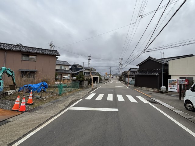 金沢市東蚊爪　土地の周辺
