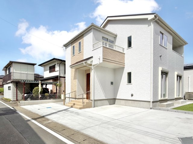 【新築戸建】高崎市筑縄町24番　の外観|■外観｜特徴のある個性的な住まいと美しい街並み、そして住みやすい環境を、ぜひ現地でご覧になりませんか。お気軽にお問合せください(^^)  