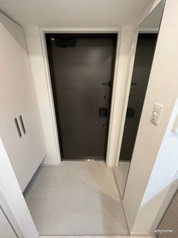シーズンフラッツ梅田NORTH　仲介手数料無料の玄関