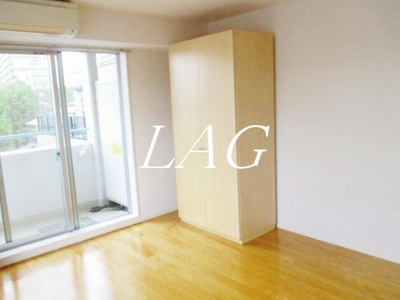 【居間・リビング】 | カリンレジデンス | 洋室のお部屋です。