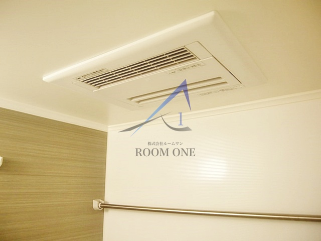 ルーブル川崎中丸子のその他|浴室乾燥機です。