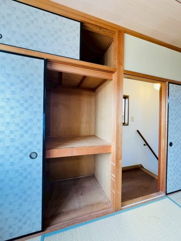 塩屋町6丁目貸家の収納