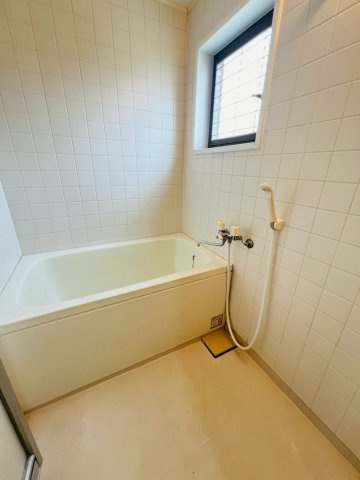 塩屋町6丁目貸家の浴室