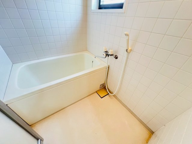 塩屋町6丁目貸家の浴室
