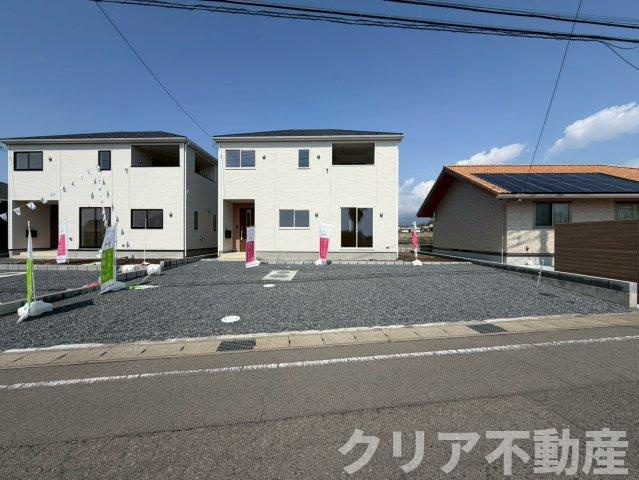 【前面道路含む現地写真】 | 前橋市粕川町新屋第2　3号棟