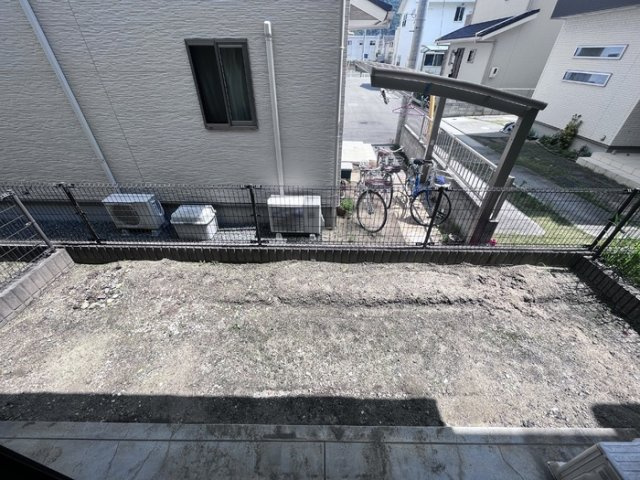 リトルバード津高　B棟の庭