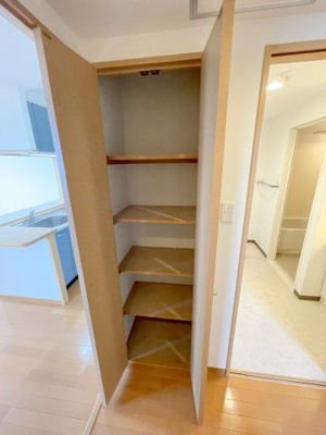 【内装】 | シェーンブルン羽鷹  | ※同タイプの写真となり、実際のお部屋とは異なる場合があります