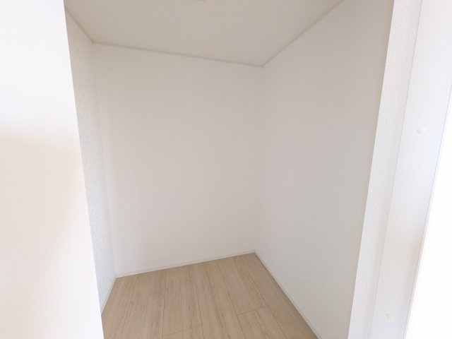 常陸大宮市姥賀町　第3　新築戸建て　8号棟の収納|大容量のクローゼットを完備。衣類から季節家電までスッキリ片付き、空間を有効活用できます。