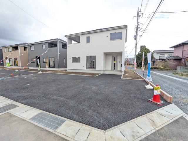 常陸大宮市姥賀町　第3　新築戸建て　8号棟の前面道路含む現地写真|写真だけでは伝わらない快適さを、ぜひ現地で体感しませんか？
即日見学可能です！平日のご案内も可能です♪
お気軽にお問合せまたはお電話ください！
0297-86-8370まで【リアライズ不動産】
