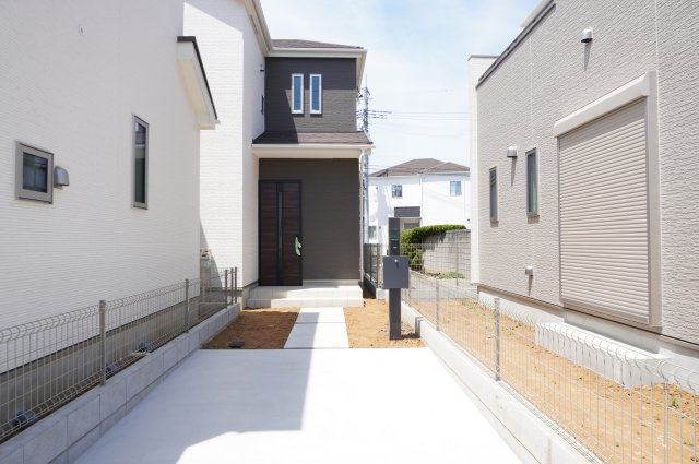 草加市谷塚仲町 新築分譲住宅 全6棟 E号棟の外観