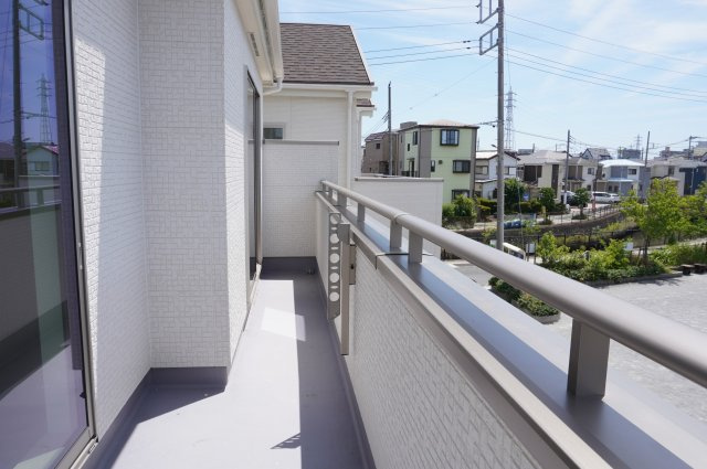 草加市谷塚仲町 新築分譲住宅 全6棟 E号棟のバルコニー