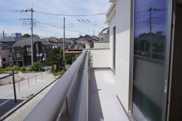 草加市谷塚仲町 新築分譲住宅 全6棟 E号棟のバルコニー