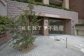【エントランス】 | 建物の内部です