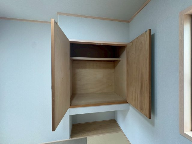 垂水区山手８丁目　中古戸建ての収納|小物を収納するのに便利です