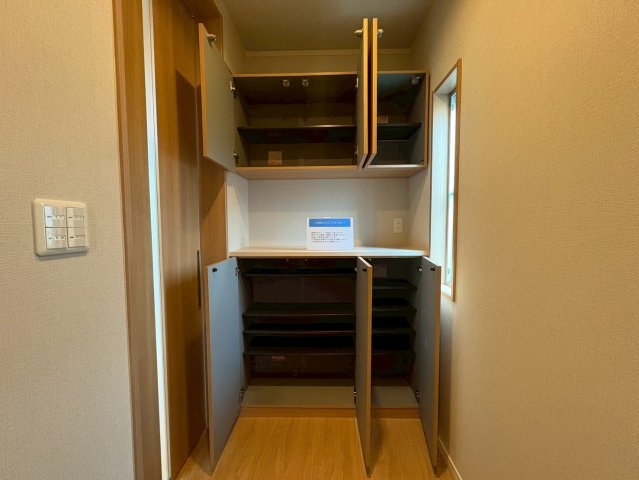垂水区山手８丁目　中古戸建ての玄関|きれいな玄関です