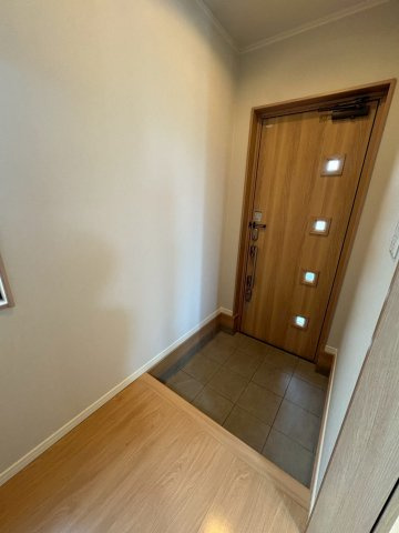 垂水区山手８丁目　中古戸建ての玄関|玄関です