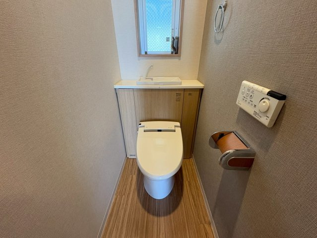 垂水区山手８丁目　中古戸建てのトイレ|シンプルで使いやすいトイレです