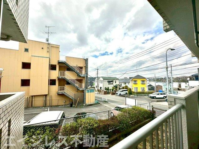 ニックハイム岸根公園第二の展望|視界が開けた開放感あふれる眺望。街並みと空を一望でき、日常にゆとりと心地よさをもたらす贅沢なロケーションです。