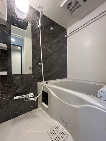 グローリオシェルト駒込の浴室