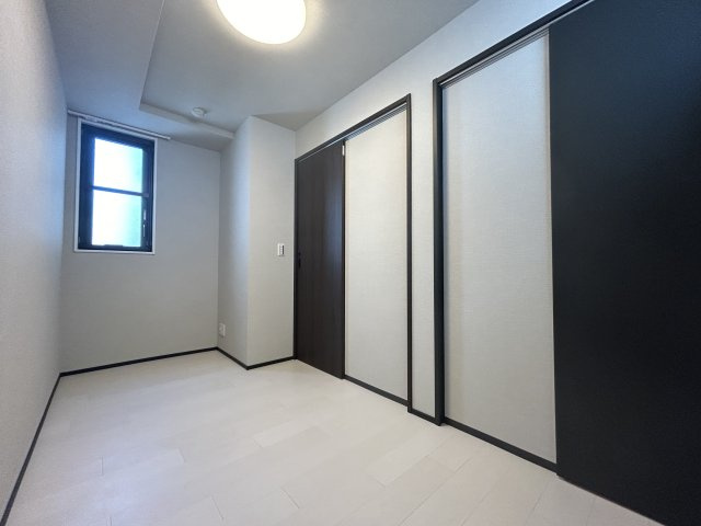 グローリオシェルト駒込の洋室