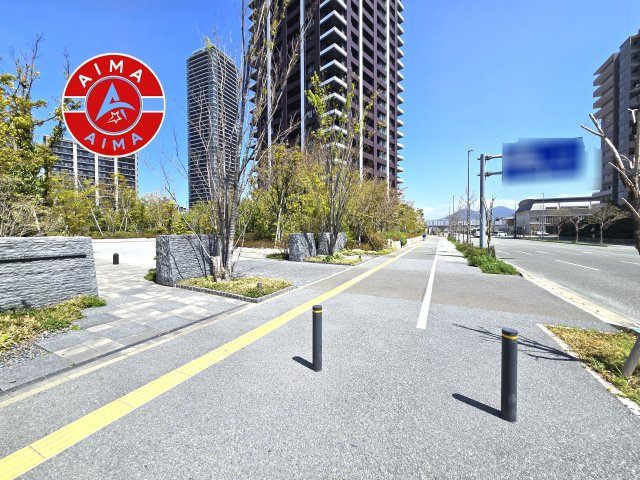 アイランドシティオーシャンフォレストタワーレジデンスEASTの現況写真|物件入口の広々とした前面道路です。
