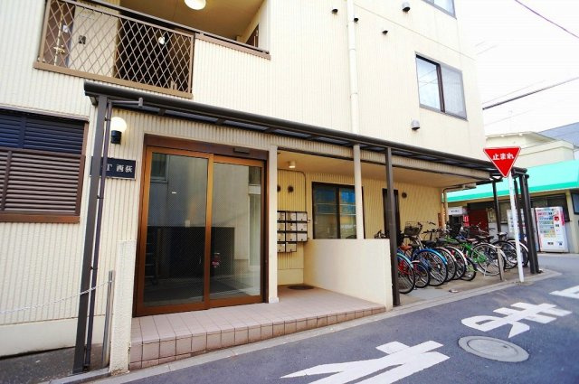 ST西荻のエントランス