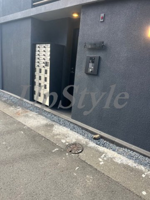 【エントランス】 | トリアス111
