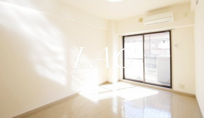 【居間・リビング】 | カテリーナ市ヶ谷 | 洋室のお部屋です。