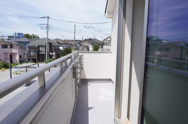 草加市谷塚仲町 新築分譲住宅 全6棟 F号棟のバルコニー