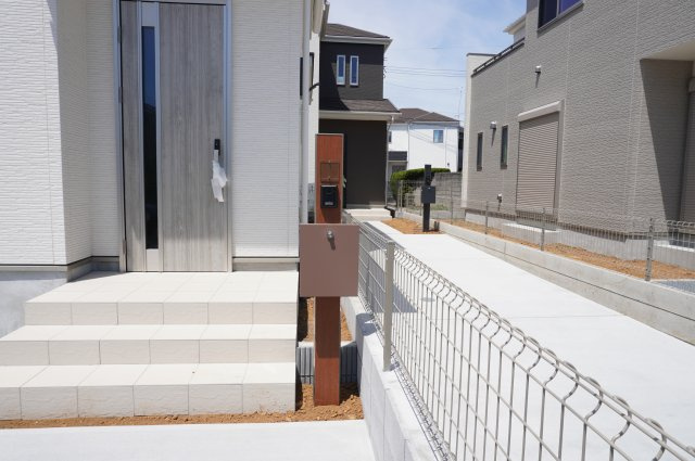 草加市谷塚仲町 新築分譲住宅 全6棟 F号棟のその他|インターホン機能付き門柱