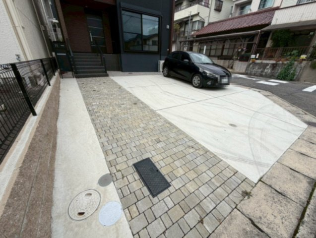 TSUKIMIの駐車場