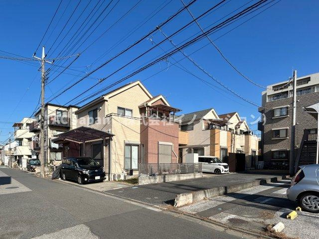 川口市朝日の邸宅の前面道路含む現地写真