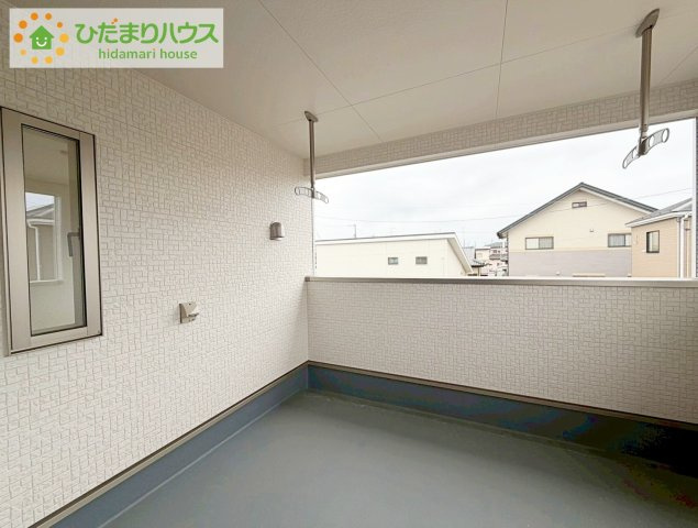 郡山市富田町第20　新築戸建　1号棟のバルコニー|広々としたバルコニーは、大量の洗濯物を干しても余裕！お布団だって、家族全員分をいっきに干せますね(^O^)